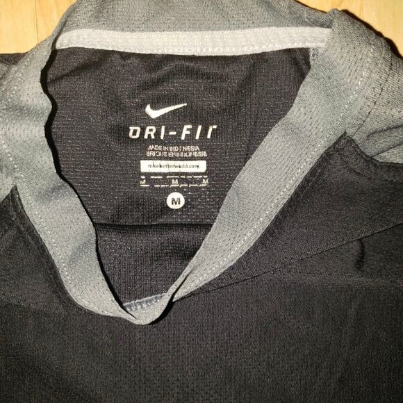 Nike Boy’s MD Dri-Fit Athletic Graphic T-shirt - Picture 3 of 4